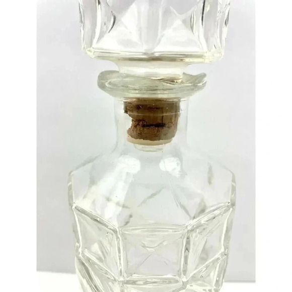 VTG Cut Glass Decanter Liquor Wine Bottle Diamond Pattern 11.5" Elegant MCM - Picture 10 of 14